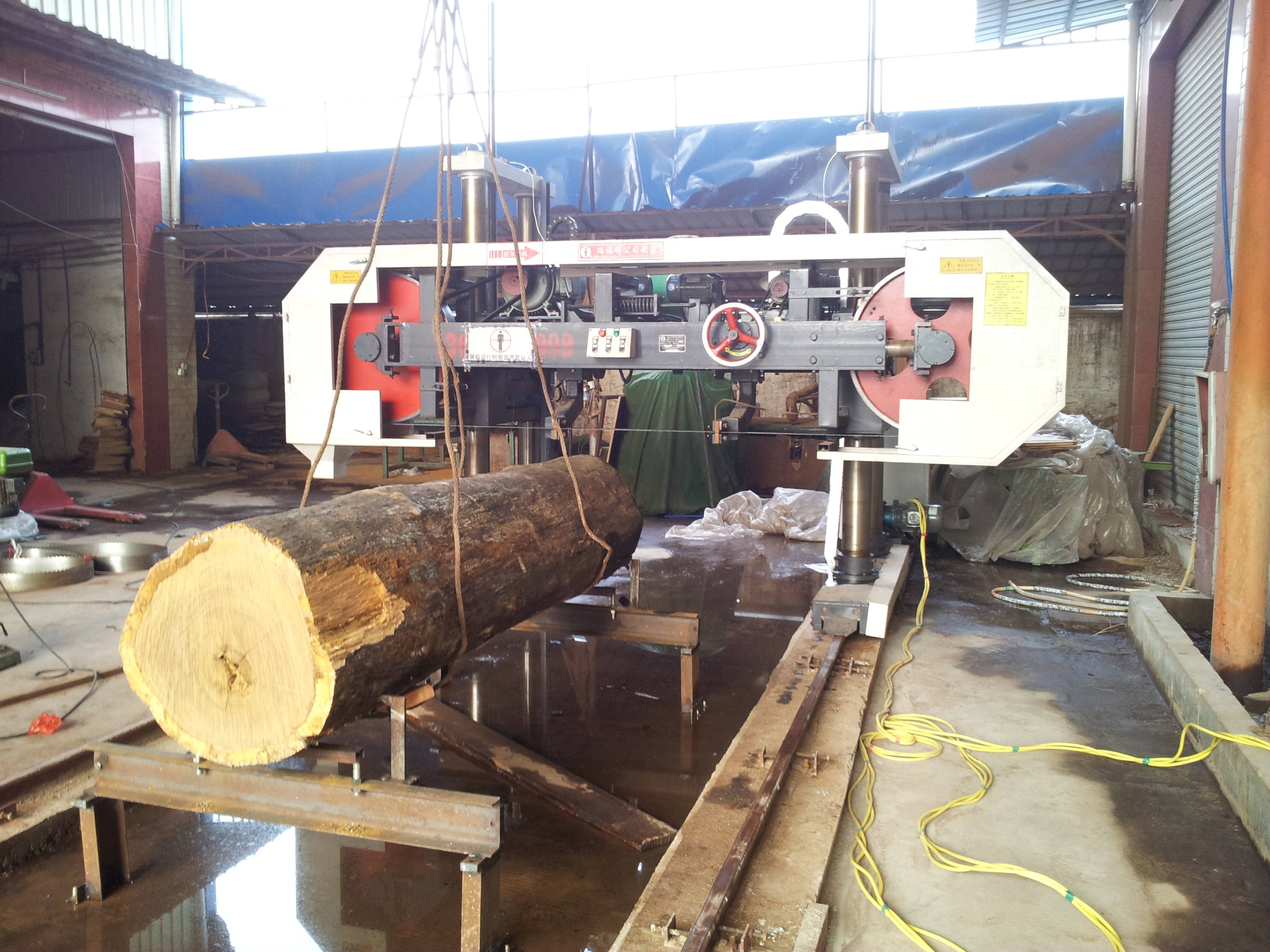 <b>瑞（ruì）福（fú）祥带锯机</b>